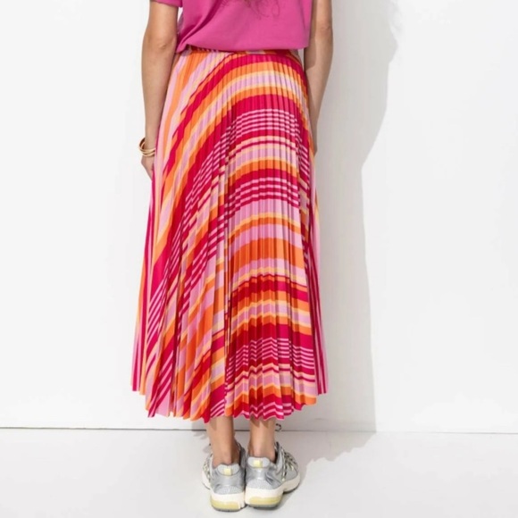Notations Pink and Red Pleated Maxi Skirt - Picture 2 of 9